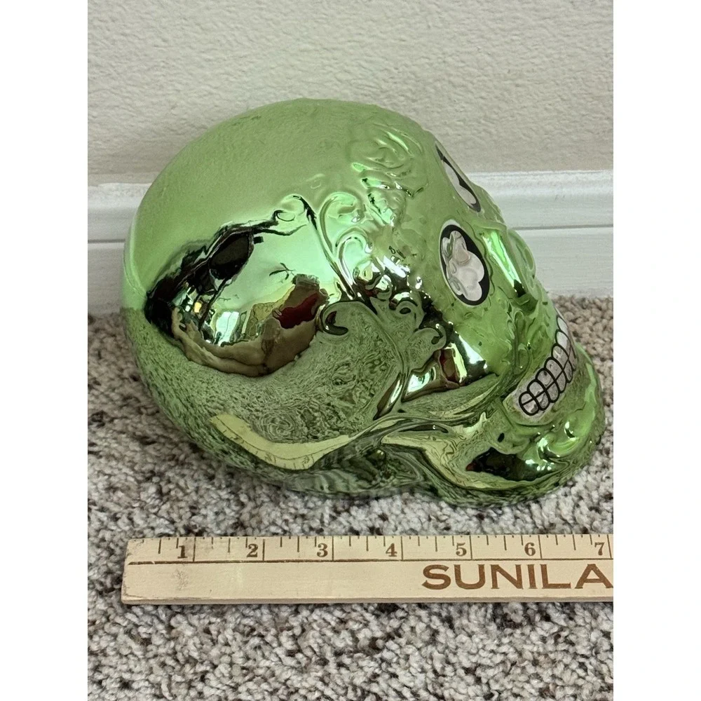 Cocinaware Day Of The‎ Dead Metallic 3D Skull Halloween Decor Green Full Size